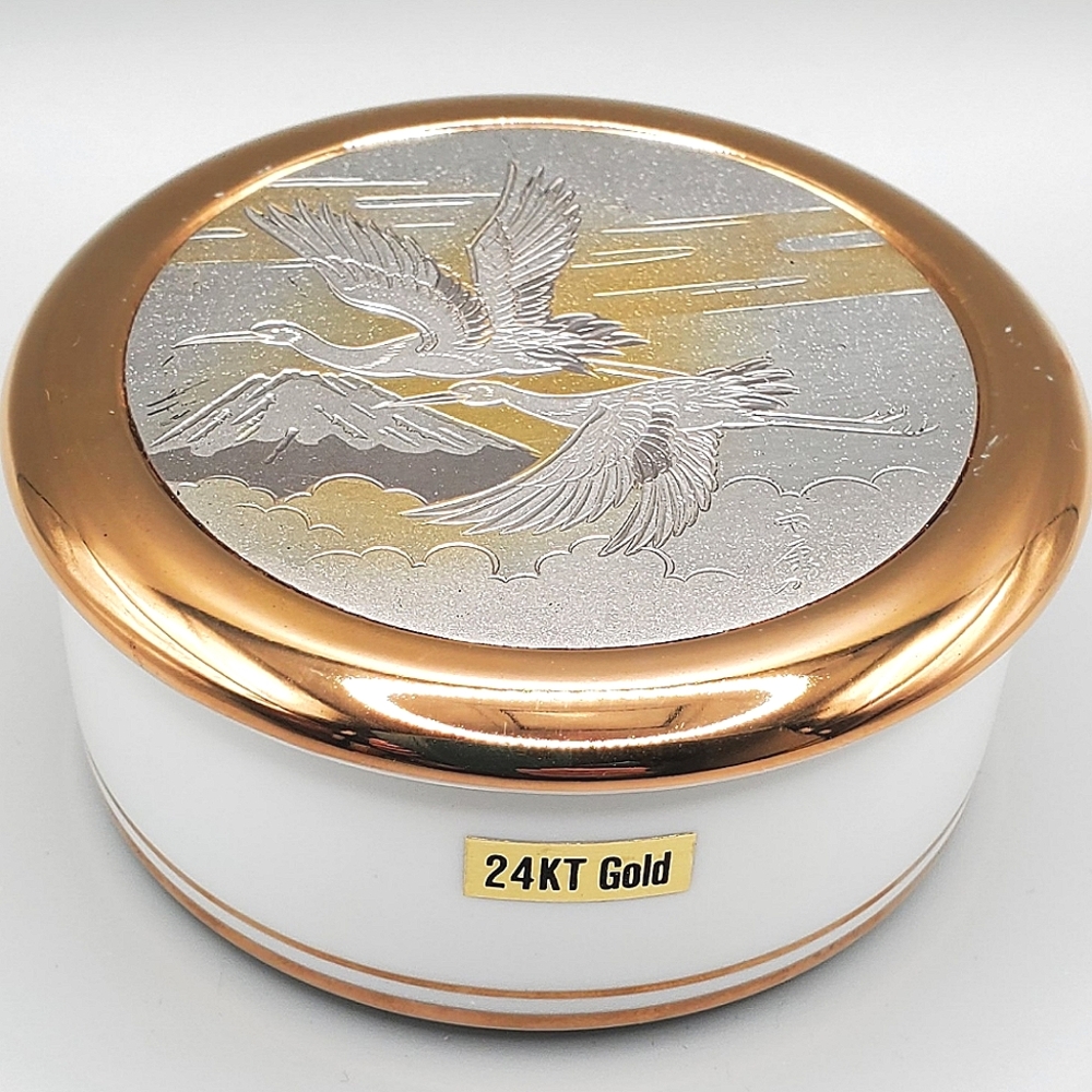 Japanese Chokin Porcelain Trinket Box Gold Storks Fuji